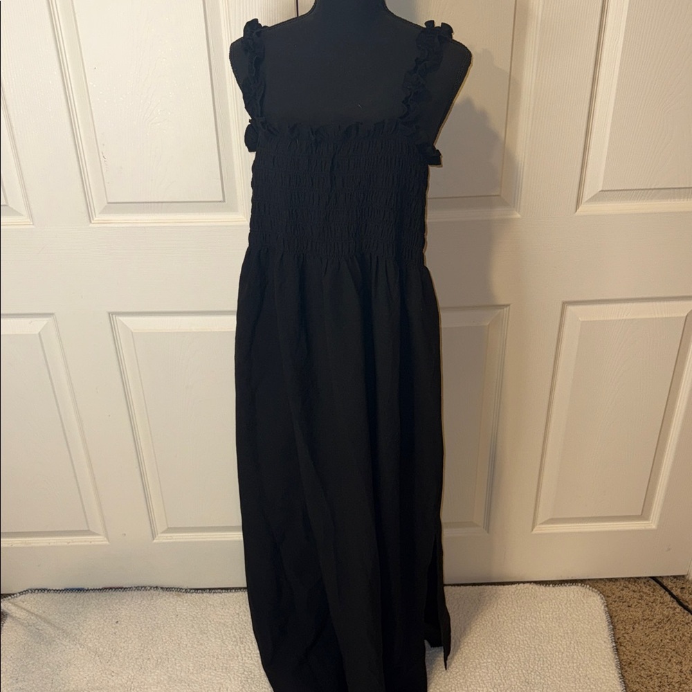 Black Sleeveless Maxi Dress